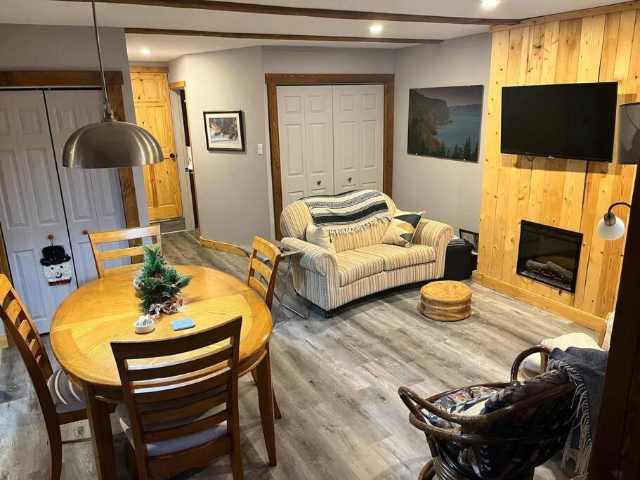Appartement Mont Edouard, Hebergement Paisible A La Montagne LʼAnse-Saint-Jean Eksteriør billede