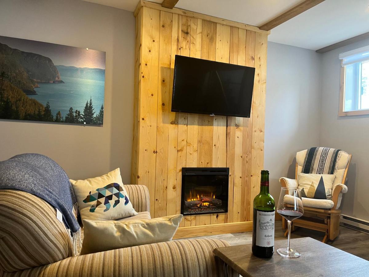 Appartement Mont Edouard, Hebergement Paisible A La Montagne LʼAnse-Saint-Jean Eksteriør billede